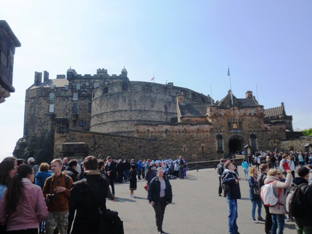 BB-15-Edinburgh-Castle-2