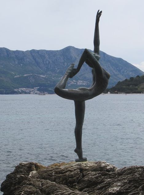 -Budva-Ballerina